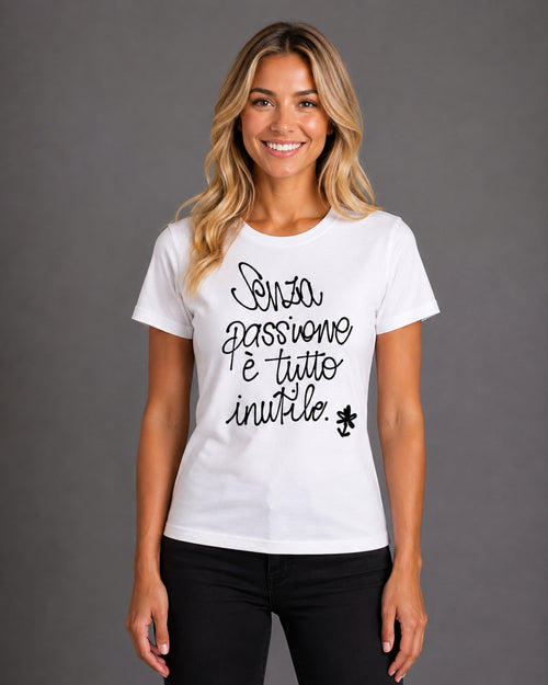 Carica immagine 1 in visualizzazione galleria. T-shirt Regular Inutile